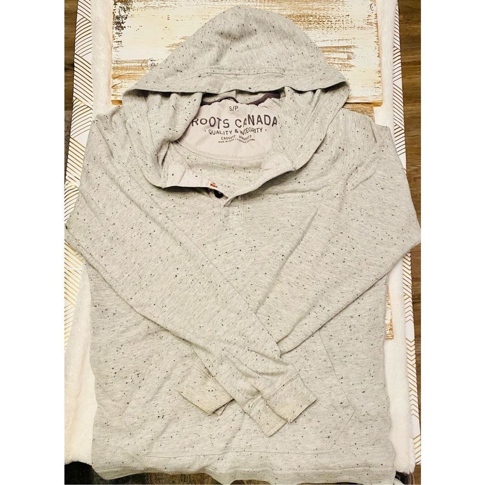 💥Roots •Canada • Lightweight Long Sleeve Speckled Henley 💥